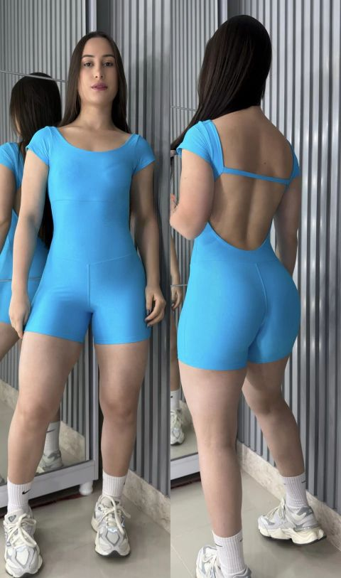 Macaquinho Ely poliamida aveludado com decote nas costas